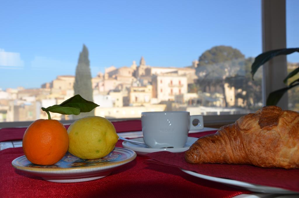 Hotel Flora Noto Kültér fotó